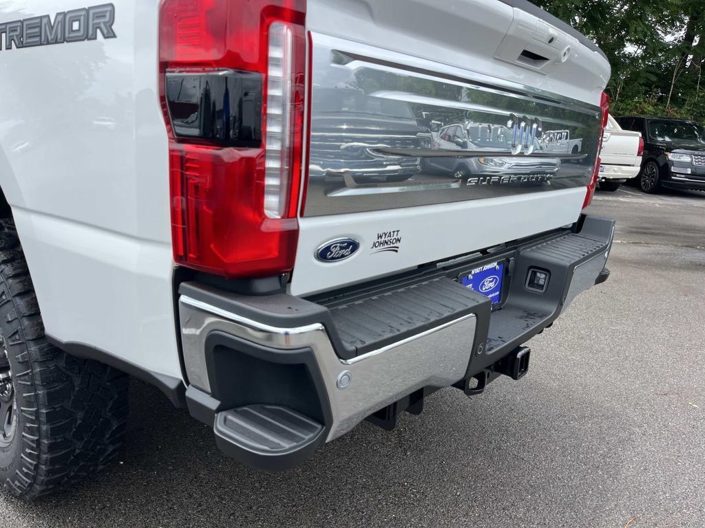 New 2026 Ford F250 King Ranch w/ Tremor Off-Road Package AWD/4WD image 11