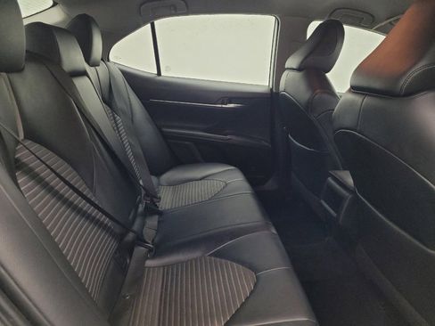 Used 2021 Toyota Camry SE FWD image 19