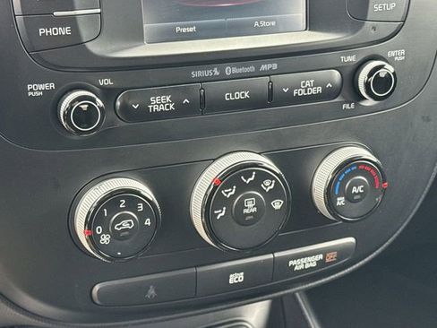 Used 2016 Kia Soul + FWD image 20