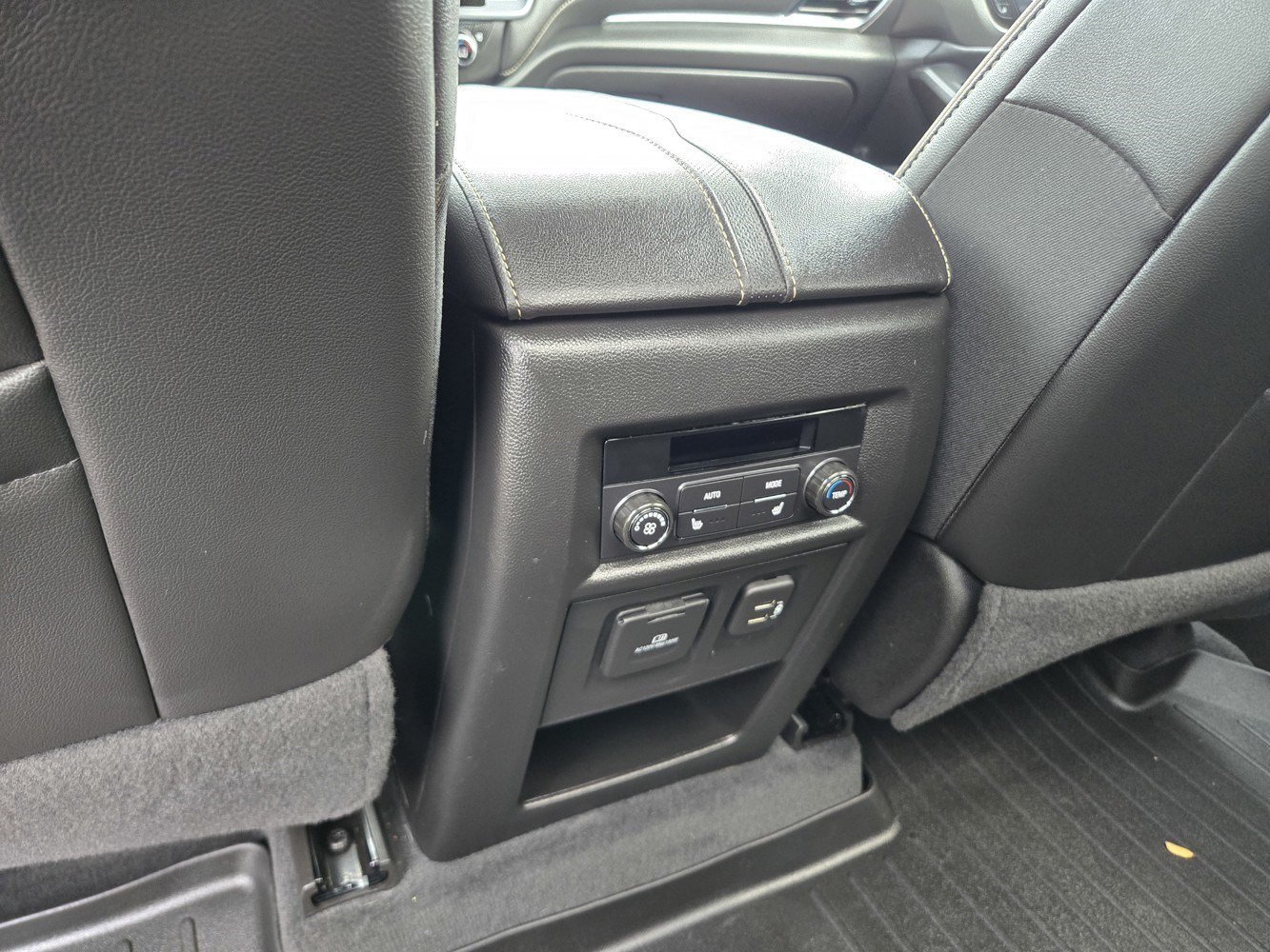 Used 2023 Chevrolet Traverse Premier AWD/4WD image 30