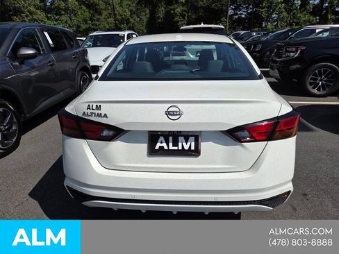 Used 2025 Nissan Altima 2.5 SV FWD image 8