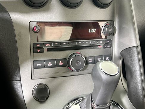 Used 2008 Pontiac Solstice GXP w/ Premium Package image 12