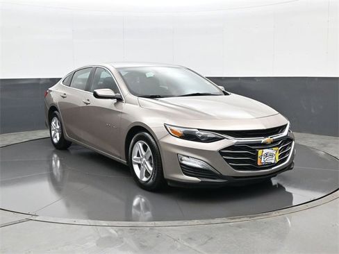 Used 2024 Chevrolet Malibu LS image 3