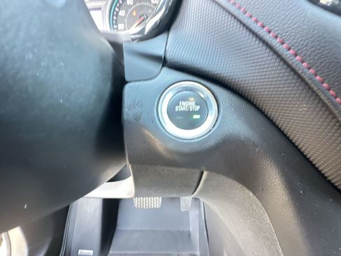 Used 2022 Chevrolet Equinox RS w/ Infotainment Package image 17