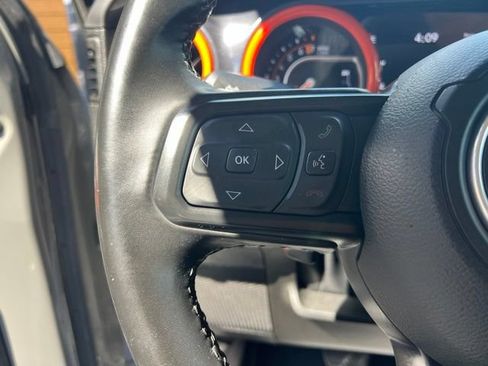 Used 2022 Jeep Gladiator Sport AWD/4WD image 11