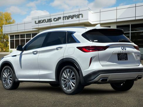 Used 2023 INFINITI QX50 Luxe FWD image 3