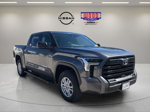 Used 2024 Toyota Tundra SR5 w/ SR5 Premium Package AWD/4WD image 2
