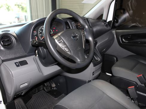 Used 2020 Nissan NV200 S FWD image 19