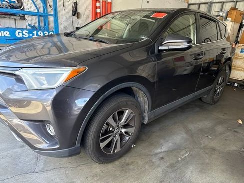 Used 2018 Toyota RAV4 XLE w/ All Weather Liner Package FWD image 2