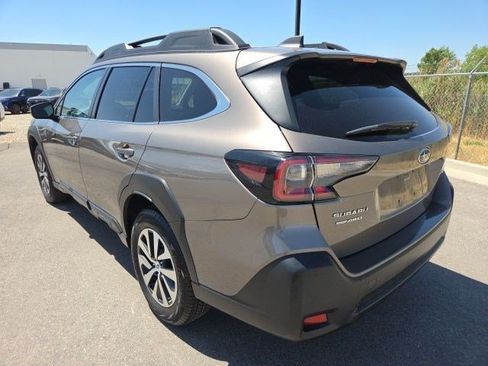 Used 2024 Subaru Outback Premium AWD/4WD image 5