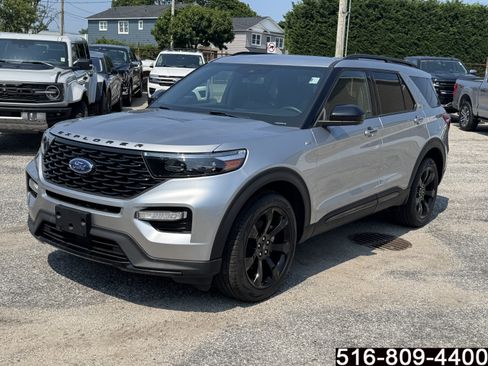 Used 2023 Ford Explorer ST-Line w/ Class IV Trailer Tow Package AWD/4WD image 8