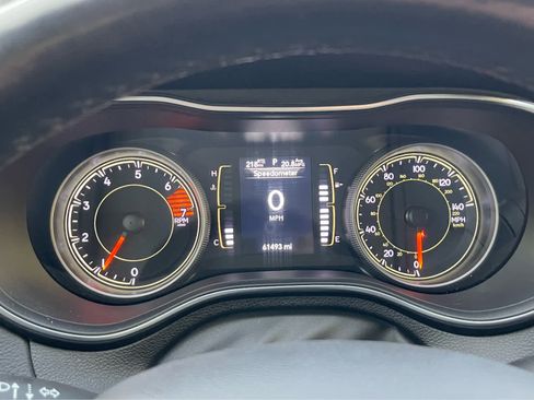 Used 2019 Jeep Cherokee Latitude Plus w/ Cold Weather Group image 15