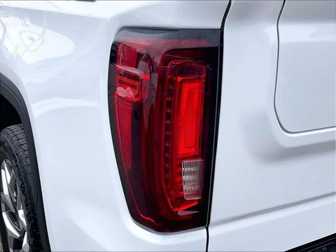 Used 2022 GMC Sierra 1500 SLT w/ SLT Premium Plus Package image 34