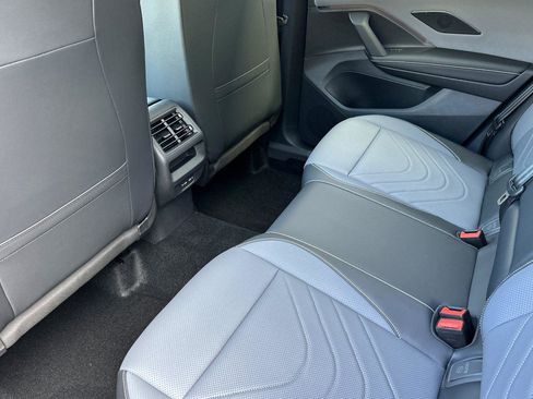 New 2026 Volkswagen Tiguan SE AWD/4WD image 11