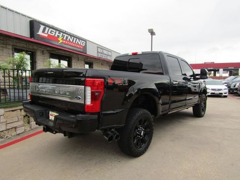 Used 2017 Ford F250 Platinum w/ FX4 Off-Road Package AWD/4WD image 4