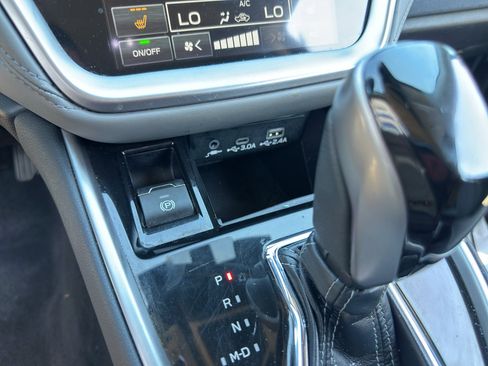 Used 2023 Subaru Outback Premium AWD/4WD image 27