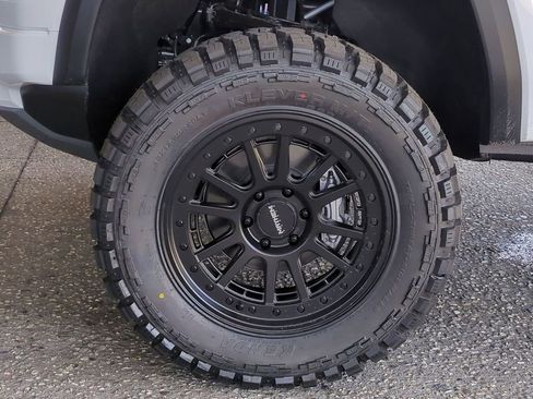 New 2025 GMC Canyon AT4 image 26