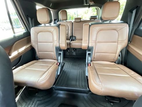 Used 2022 Lincoln Navigator Reserve AWD/4WD image 16