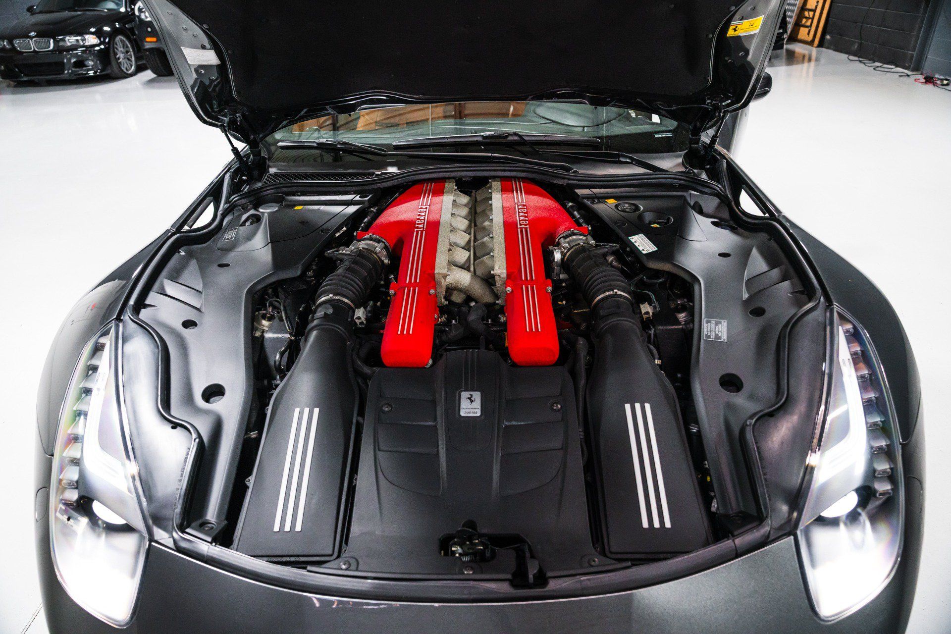 Used 2015 Ferrari F12 Berlinetta RWD image 31