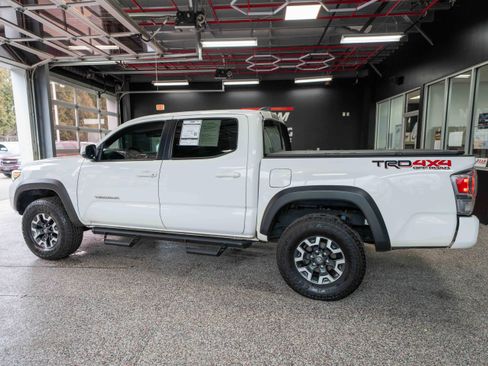 Certified 2023 Toyota Tacoma TRD Off-Road w/ TRD Premium Off Road Package image 2