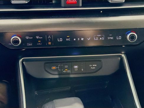Used 2025 Kia Carnival SX Prestige FWD image 19