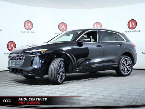 Certified 2025 Audi Q5 Premium Plus w/ Premium Plus AWD/4WD image 4