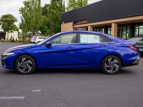 Certified 2024 Hyundai Elantra SEL w/ Convenience Package FWD image 10