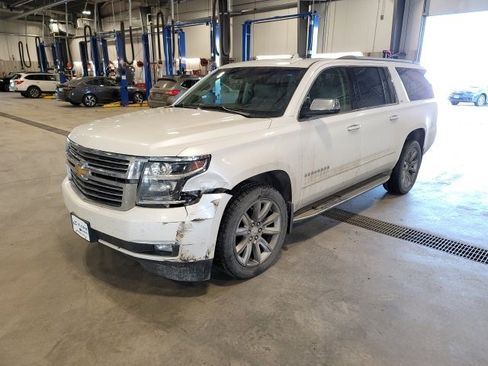 Used 2016 Chevrolet Suburban LTZ image 3