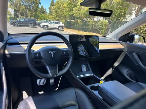 Used 2022 Tesla Model Y Performance AWD/4WD image 7