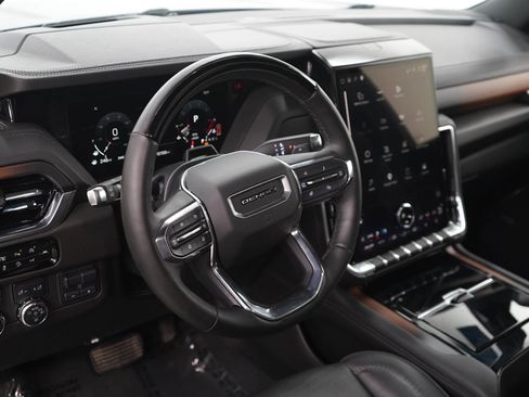 Used 2025 GMC Yukon Denali w/ Denali Reserve Package AWD/4WD image 23