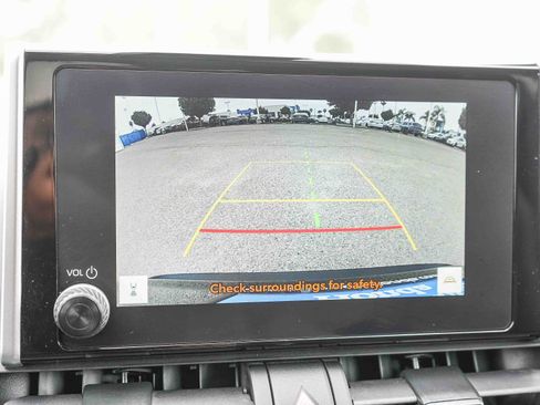 Used 2025 Toyota RAV4 XLE AWD/4WD image 26
