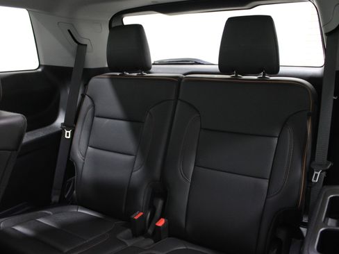 Used 2023 GMC Acadia AT4 w/ Technology Package image 31