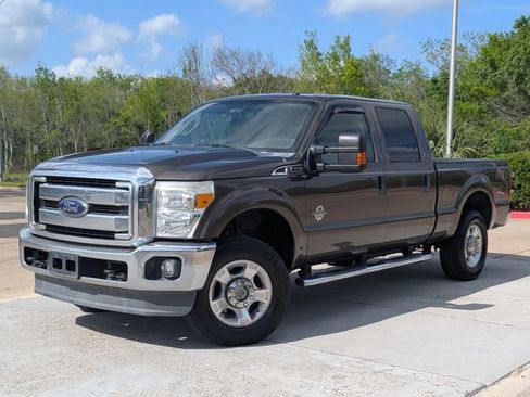 Used 2016 Ford F250 XLT w/ XLT Value Package image 1