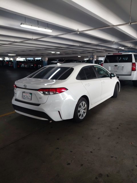 Used 2020 Toyota Corolla LE FWD image 2