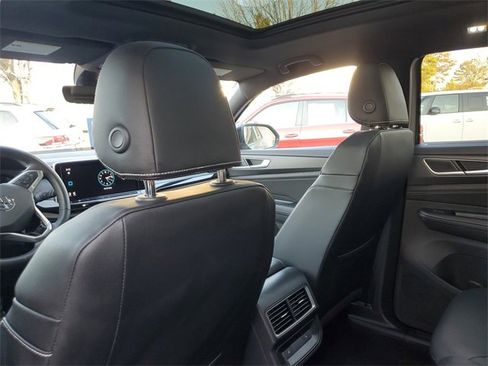 Certified 2026 Volkswagen Atlas Cross Sport SEL R-Line image 12