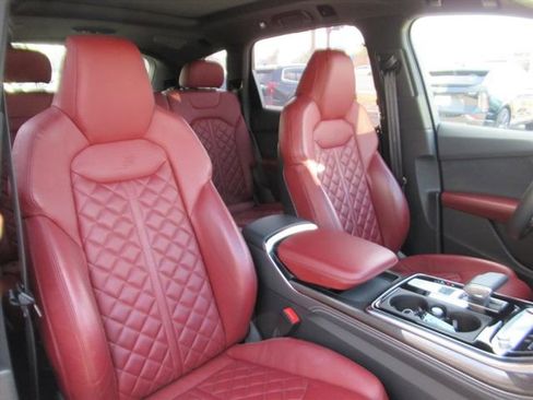 Used 2022 Audi SQ7 Prestige image 8
