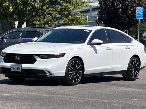 Used 2024 Honda Accord Touring image 8