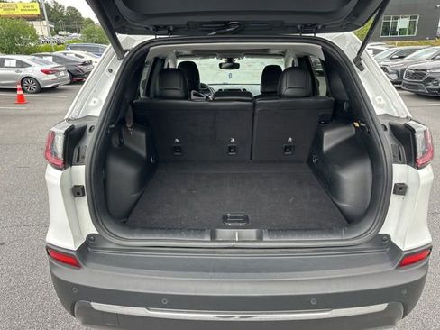 Used 2019 Jeep Cherokee Limited FWD image 13