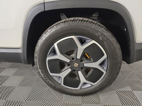Used 2024 Rivian R1S Adventure AWD/4WD image 10
