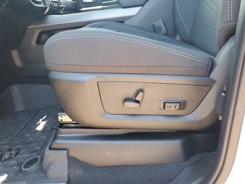 New 2025 RAM 2500 Big Horn AWD/4WD image 16