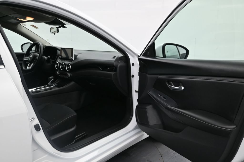 Used 2024 Nissan Sentra SV FWD image 15