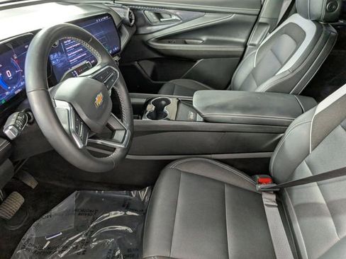 Used 2024 Chevrolet Blazer EV LT image 17