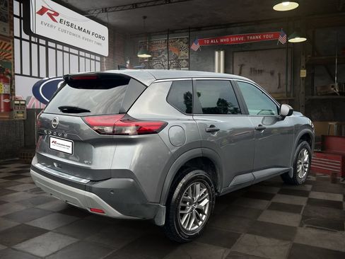 Used 2023 Nissan Rogue S AWD/4WD image 6