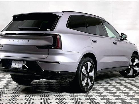 New 2026 Volvo EX90 Plus RWD image 2