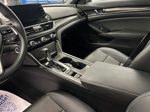 Used 2022 Honda Accord Sport image 11