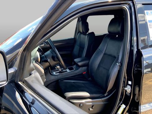 Used 2022 Jeep Grand Cherokee Laredo X RWD image 8