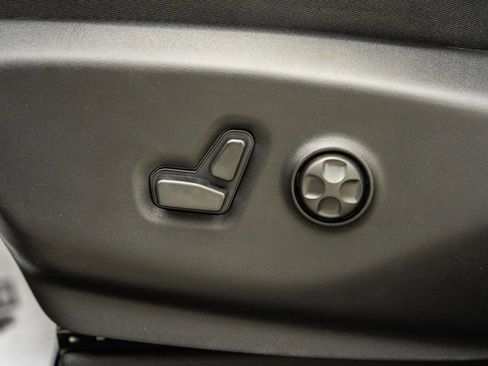 New 2026 Chrysler Pacifica Limited image 40