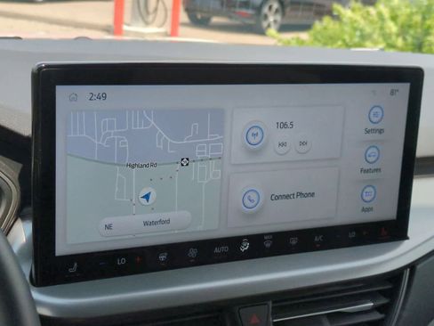 Used 2024 Ford Escape SE image 27