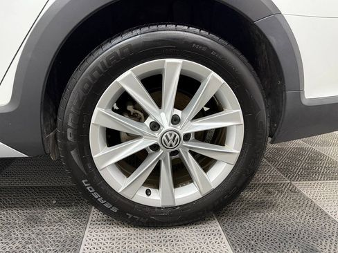 Used 2019 Volkswagen Golf Alltrack S AWD/4WD image 36