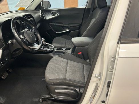 Used 2020 Kia Soul GT-Line w/ GT 2.0L Power Sunroof Package image 9